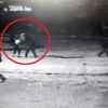 Önce kadını bıçakladı, sonra arkadaşını dövdü Önce kadını bıçakladı, sonra arkadaşını dövdü