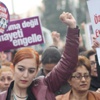 Ve kadınlar sokağa dökülüyor Ve kadınlar sokağa dökülüyor