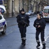 Paris'te karakola saldırı girişimi