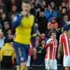 Arsenal'e Stoke darbesi Arsenal'e Stoke darbesi