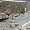 Çöken istinat duvarı ulaşımı aksattı Çöken istinat duvarı ulaşımı aksattı