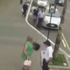 Sokakta laf attıkları kadınlar anneleri çıktı Sokakta laf attıkları kadınlar anneleri çıktı