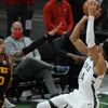 NBA'de Bucks, Hawks'ı 125-91 yenerek seriyi eşitledi