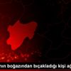 Arkadaşının boğazından bıçakladığı kişi ağır yaralandı Arkadaşının boğazından bıçakladığı kişi ağır yaralandı