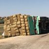Saman yüklü kamyon devrildi: 1 yaralı Saman yüklü kamyon devrildi: 1 yaralı
