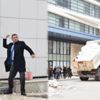 Rektör kampüse 2 kamyon kar getirtti Rektör kampüse 2 kamyon kar getirtti