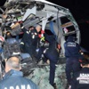 Adana'da yolcu otobüsü TIR'a çarptı Adana'da yolcu otobüsü TIR'a çarptı