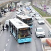 Duraktaki kaza ucuz atlatıldı Duraktaki kaza ucuz atlatıldı