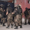 Adana'da 1000 polisle zehir tacirlerine operasyon Adana'da 1000 polisle zehir tacirlerine operasyon