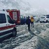 Minibüs dereye uçtu: Yaralılar var Minibüs dereye uçtu: Yaralılar var