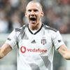 Beşiktaş'ta görüşme odasına çağrılan ilk isim Vida oldu! Beşiktaş'ta görüşme odasına çağrılan ilk isim Vida oldu!