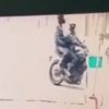 Mecidiyeköy’de kasklı hırsızlar, motosikleti güpegündüz çaldı Mecidiyeköy’de kasklı hırsızlar, motosikleti güpegündüz çaldı