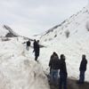 Çığ düştü; 30 araç mahsur kaldı Çığ düştü; 30 araç mahsur kaldı