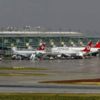 İstanbul'da sağanak yağış hava ulaşımını olumsuz etkiledi İstanbul'da sağanak yağış hava ulaşımını olumsuz etkiledi