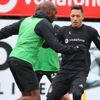 Beşiktaş'ta Adriano takıma döndü Beşiktaş'ta Adriano takıma döndü