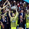 Fenerbahçe ilk kupasını kaldırdı!