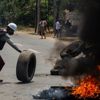 Myanmar'da protestocular polis karakoluna saldırdı: 7 ölü Myanmar'da protestocular polis karakoluna saldırdı: 7 ölü