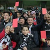Beşiktaş taraftarından kırmızı kart protestosu