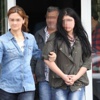 İç Çamaşırında Bonzai Ele Geçirilen Hamile Kadın Adliyeye Sevk Edildi İç Çamaşırında Bonzai Ele Geçirilen Hamile Kadın Adliyeye Sevk Edildi