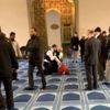 Londra da camide bıçaklı saldırı: Saldırgan gözaltına ... Londra da camide bıçaklı saldırı: Saldırgan gözaltına ...