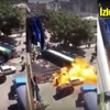 Devrilen tanker bir anda alev aldı