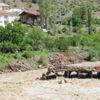 Sel gitti izleri kaldı Sel gitti izleri kaldı