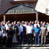 Oltu Belediyesi personeli kadına şiddeti lanetledi