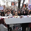 Kadına şiddete 'tabut'la tepki gösterdiler