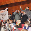 Öğrencilerden valiye tepki! Öğrencilerden valiye tepki!