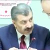 Video: Sağlık Bakanı Koca'dan, yanına gelen personele mesafe uyarısı Video: Sağlık Bakanı Koca'dan, yanına gelen personele mesafe uyarısı