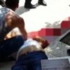 Cami avlusunda abdest alan kayınbiraderini ensesinden vurdu