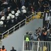 Gol iptal olunca tribünler karıştı