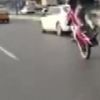 Tek teker üzerinde tehlikeli yolculuk! Tek teker üzerinde tehlikeli yolculuk!