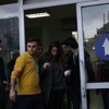 Öğretmeni gasp edip yerde sürüklediler Öğretmeni gasp edip yerde sürüklediler