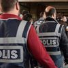 Van ve Siirt'te terör örgütü PKK operasyonu: 8 gözaltı Van ve Siirt'te terör örgütü PKK operasyonu: 8 gözaltı