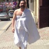 “İhramlı” protestocu çıktı
