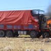 Hareket halindeki kamyon alev alev yandı