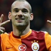 Sneijder Hagi'yi yakalıyor Sneijder Hagi'yi yakalıyor