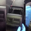 Araçtaki gizli bölme polisi şaşırttı Araçtaki gizli bölme polisi şaşırttı