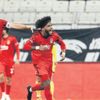 Kartal kupada uçuşta Kartal kupada uçuşta