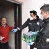 Vatandaş için seferber oldular! Alışverişlerini de onlar yapıyor |Video Vatandaş için seferber oldular! Alışverişlerini de onlar yapıyor |Video