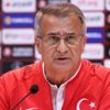 Şenol Güneş'ten sürpriz hamle: Altay Bayındır'ı Ümit takımdan A takıma aldık Şenol Güneş'ten sürpriz hamle: Altay Bayındır'ı Ümit takımdan A takıma aldık