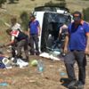 Şelaleye giden otobüs devrildi: 26 yaralı