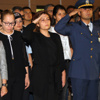 Babasını asker selamıyla uğurladı Babasını asker selamıyla uğurladı