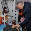 TBMM Başkanı Yıldırım yoldaki kazazedelerle ilgilendi