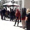 4 gün sonra banka ve PTT şubelerinde uzun kuyruklar ... 4 gün sonra banka ve PTT şubelerinde uzun kuyruklar ...