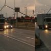 Şiddetli rüzgar elektrik direğini devirdi Şiddetli rüzgar elektrik direğini devirdi