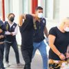 Eski radyocu Atilla Cingiz, sesini değiştirip vatandaşı kandırdı! Ama polisten kaçamadı Eski radyocu Atilla Cingiz, sesini değiştirip vatandaşı kandırdı! Ama polisten kaçamadı
