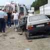 İki Otomobil Çarpıştı: 6 Yaralı İki Otomobil Çarpıştı: 6 Yaralı