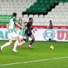 İlk yarı Konyaspor un üstünlüğüyle bitti İlk yarı Konyaspor un üstünlüğüyle bitti